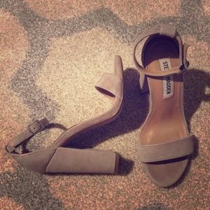 Steve Madden gray suede heels